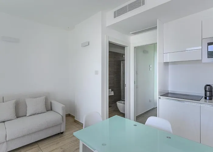 Capo Falcone Charming *