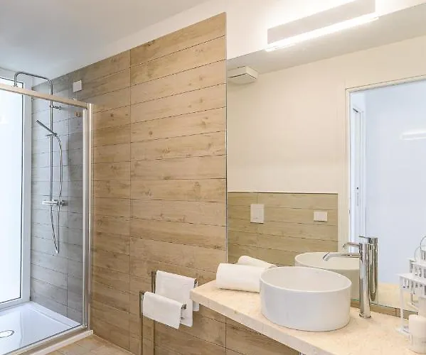 Capo Falcone Charming スティンティーノ