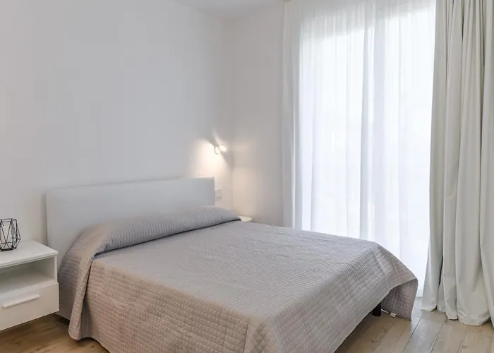 Capo Falcone Charming スティンティーノ